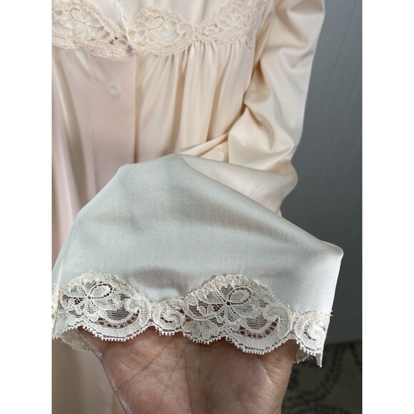 Vtg Shadowline Pink Silky‎ Robe Long Snap Front Housecoat Size Med Rosebud Lace - Picture 4 of 8